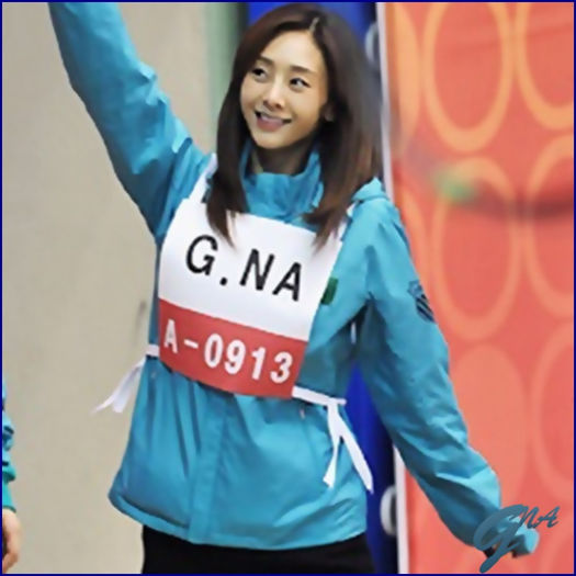 ~> Hey :-h Ca de exemplu, Kai? /:)..:))