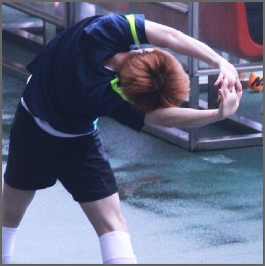 (X3) ..(facand ex) Kai,degeaba. Krys trebuie sa stie ca o placi. ;;)