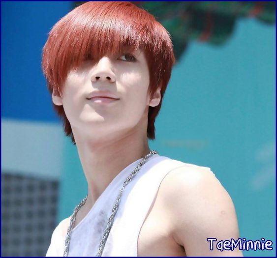 x. Heii. :-h .. Puiut? :)) .. *se pune pe o bancuta* ..