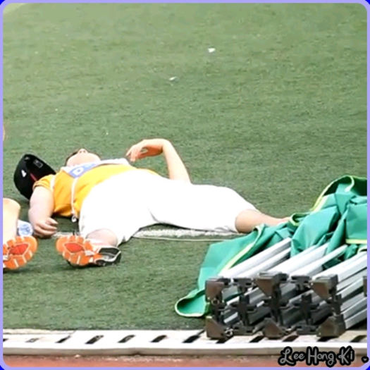 << ..Aaaah.. [se lasa pe spate; ip] ..Mor. :))