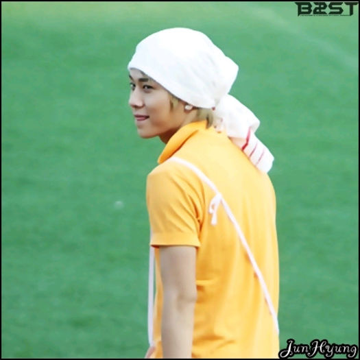 [J.H] ..Asta tine de trecut, o sa uite el o data si o data. :-? ..:)) Cred.. :-?