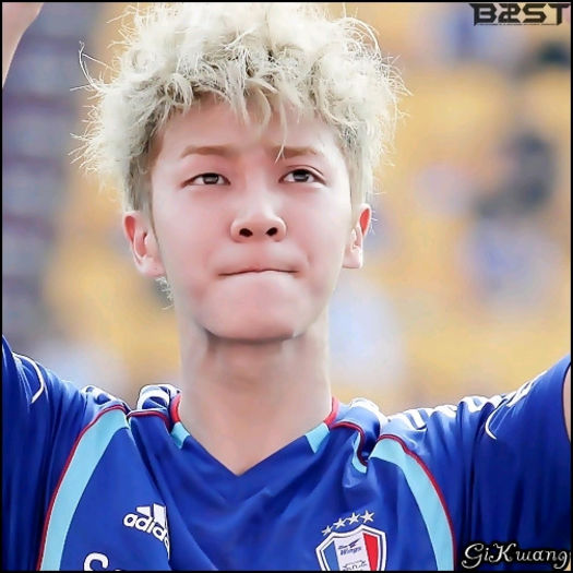 [KK] Aici. :D :)) ...ok.. deci.. gata echipele.. mnu? :-?