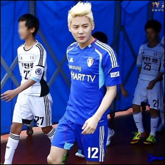 [J] Seob. Treci in poarta. - X - x - STADIUM - x - X