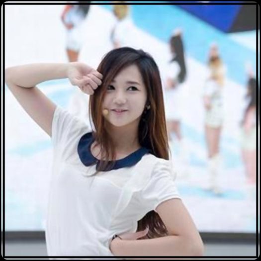 Ara. [il ia dupa gat] Oppa nu fac fata geloasa. :( :))