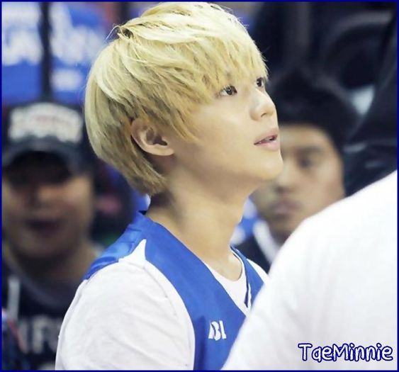 x. Saraca Sull. -.- .. Cu aia dupa ea. -.- .. *bea* ..