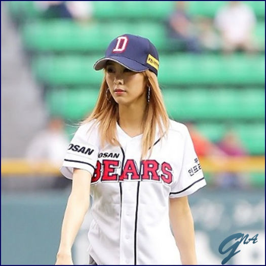 ~> Hoata mai esti..>:P..:))