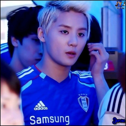 [J] ...Daa.. mi`ai spus. -_- [merge la MK] ..Apaa :3