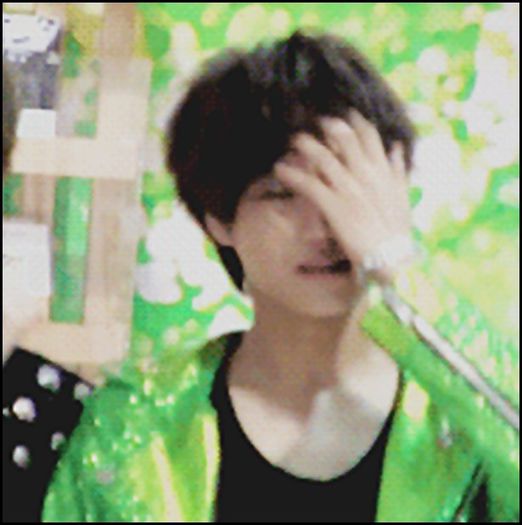 (Kai) ..Ma inseli cu Luhan. :(