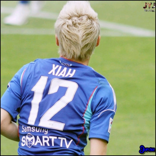 [J] ... Tuu.. :-w E prima data cand faci asta. :)) gelozia pe Lulu da rezultate. :))=)) - X - x - STADIUM 2 - x - X