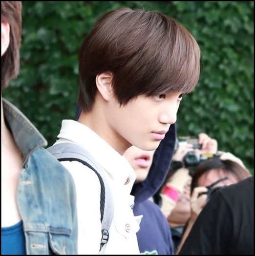 (Kai) ..(Se uita urat la Seob)..:-L..
