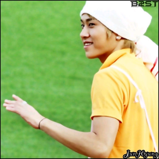 [JH] ..Nu mereu. ;;) ...Nu zau. :-? ...[arunca mingea la Seob]