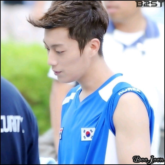 [Dj] ..Aaah.. scuzati. :D :)) ..[Arunca mingea la JH]