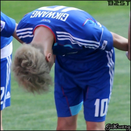 [KK] ...Multumesc, multumesc. ;;) :)) - X - x - STADIUM 4 - x - X