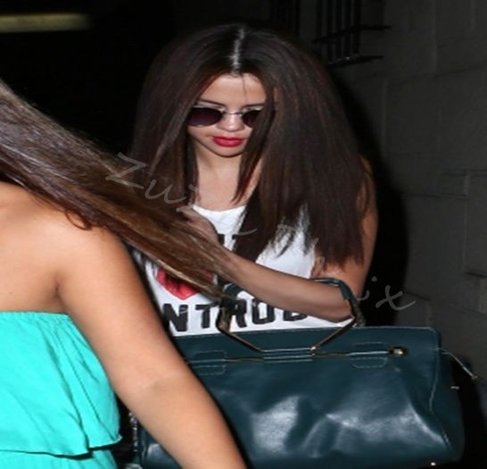 Saindo de salão de beleza em West Hollywood, LA - x - SG - Saindo de salao de beleza em West Hollywood LA - Selena