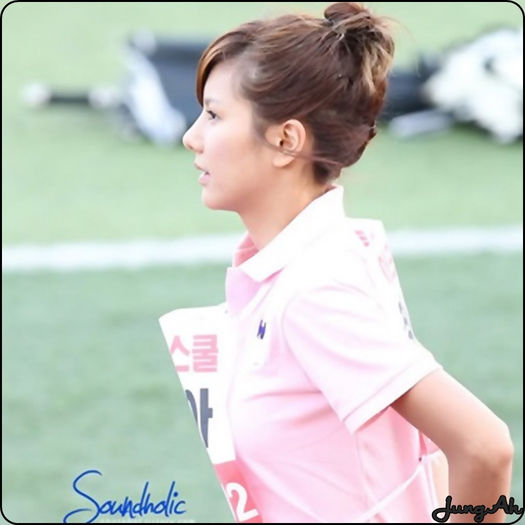 • Muriti mai repede daca o lasati aici :-w.. Eu nu pot s-o duc..e prea grea pt mine..-.-