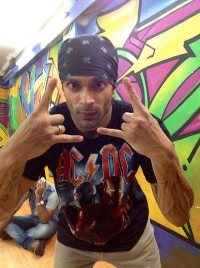 1016719_585772274779516_667707686_n - Karan Singh Grover