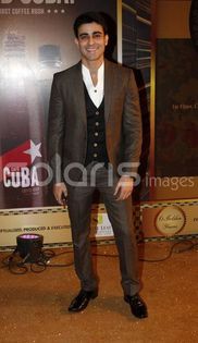 1069826_177925129046928_1023882466_n - Gautam Rode