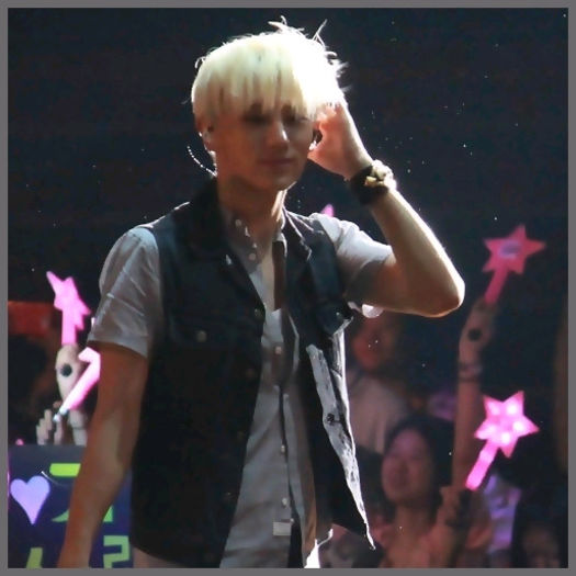 [(:] ..Okey.. noapte buna. ^^ [fuge sus]