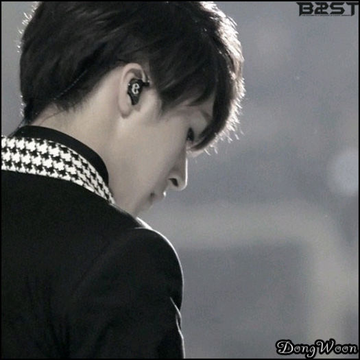 [DW] ...[intra] ...Aaa.. veniti? :-s E cam.. umm.. intuneric.. :-s