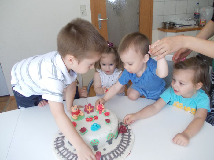 si jan..trenuletul e a lui:))