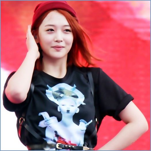 `.. Wai,multumesc. :3 .. :)) .. [ia sticla;o invarte;cade la JungAh] .. Hmm. :-? ..