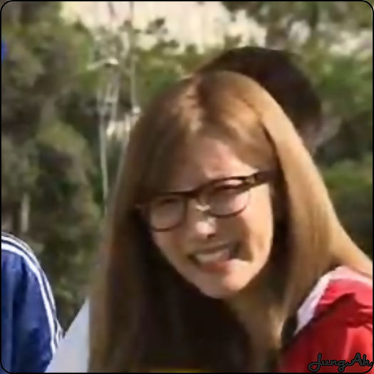 • Kai..I HATE YOU! =)) E numai vina ta...=))