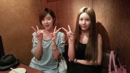 eunjung and qri no make-up