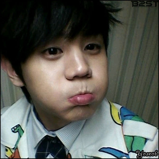 [:X] ..Aaa.. stai... Chul.. :| ..de cand stai aici? o.O