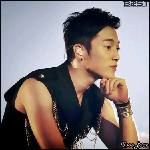 [DJ] ..Erai singura de pe teren in clipa aceea.. bine era si `gelosul pe Lulu` ...dar.. :-w