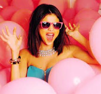 7.Hit The Lights - 00-La Multi Ani Selena Gomez-00