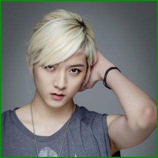 ¤ (merge la ea şi o îmbrăţişează) Mi-a fost dor de tine. :o3