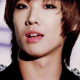 ok .. :( Deci fara viol . | lasa capu in jos | :(