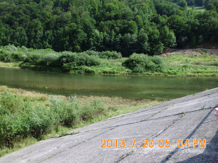 Barajul Bulz 01 - Lacul Lesu iulie 2013
