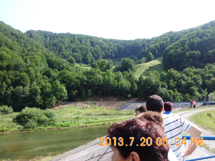 Barajul Bulz 02 - Lacul Lesu iulie 2013