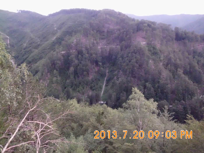 imprejurul Lacului Lesu