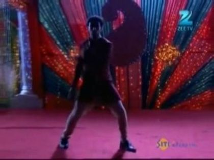 00_00_17 - P-Sapne Suhane Ladakpan Ke Dec 18 Episode Song - Purvi Onir and Arjuns Performance-P