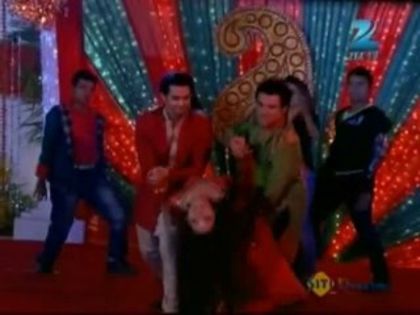 00_01_55 - P-Sapne Suhane Ladakpan Ke Dec 18 Episode Song - Purvi Onir and Arjuns Performance-P
