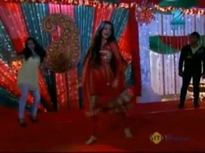 00_01_21 - Asha Negi 3