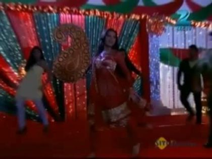 00_01_25 - Asha Negi 3