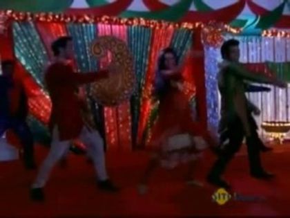 00_01_26 - Asha Negi 3