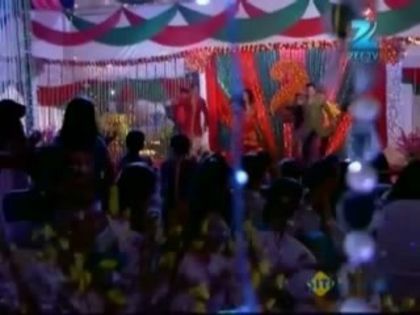 00_01_41 - Asha Negi 3