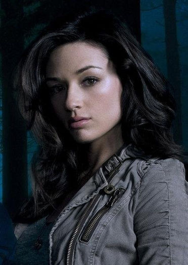 Crystal_Reed_1314646395_0 - Crystal Reed