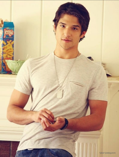 Tyler_Posey_1337519064_2