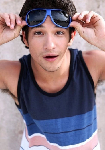 Tyler_Posey_1337519025_3 - Tyler Posey