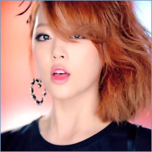 `.. -.- ..  Mereu tipa. -.- .. :-s .. :)) .. [bea] ..
