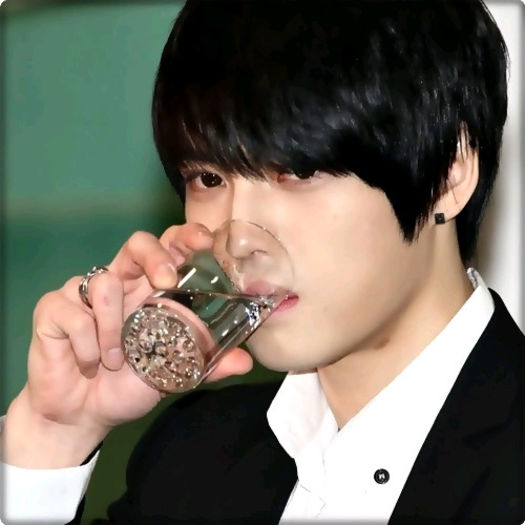 >> ..Ok, bye JungAh... ai grija.. -_-' ...da, foarte mare distractie. :) [bea]