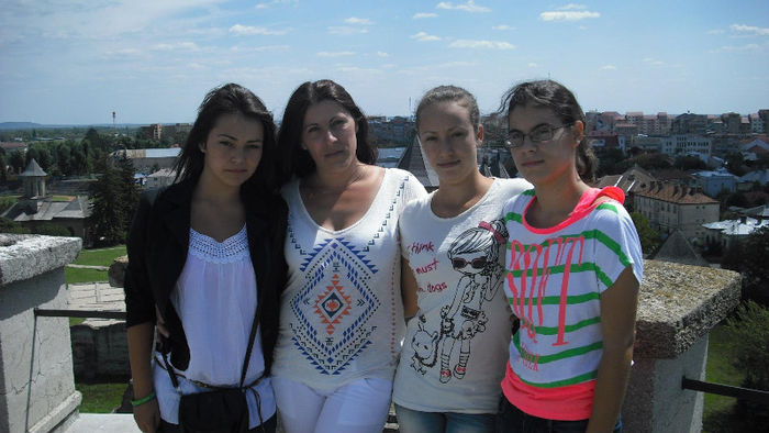 860467_498350430201867_391355177_o