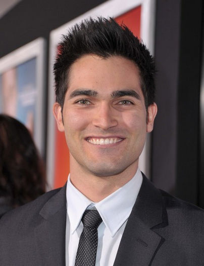 Tyler_Hoechlin_1337517461_3 - Tyler Hoechlin