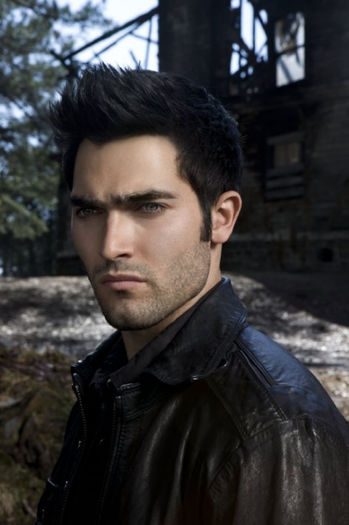 Tyler_Hoechlin_1337517372_4 - Tyler Hoechlin