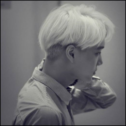 (Kai) ..Sankyu. :3 .. (pleaca la bucatarie,se intoarce band apa+se aseaza pe jos+BRB)